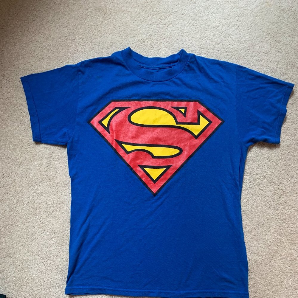 Superman mens t-shirt   size M